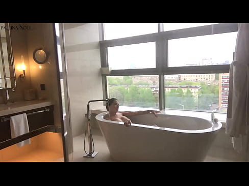 ❤️ 巨大的宝贝 激情地在浴室里撸起了她的阴部 ️ Sex video﹏﹏